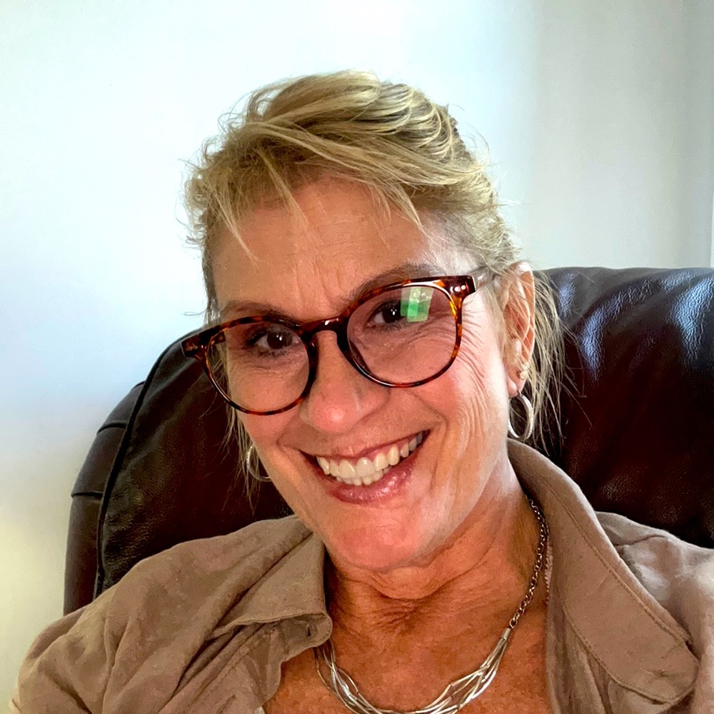 Meet your Posher, Suzy